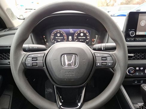 Certified 2023 Honda Accord EX image 17