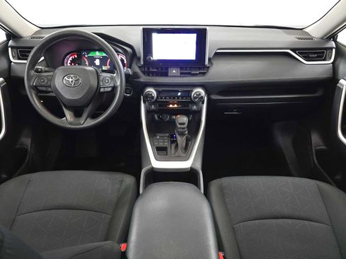 Used 2025 Toyota RAV4 XLE AWD/4WD image 18