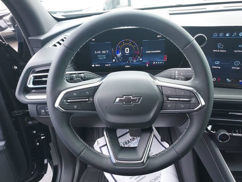 New 2027 Chevrolet Traverse LT w/ Midnight/Sport Edition AWD/4WD image 17