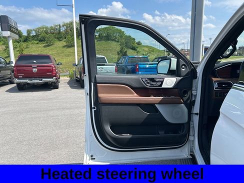 Used 2023 Lincoln Navigator Reserve AWD/4WD image 14