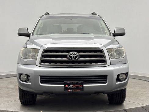 Used 2016 Toyota Sequoia SR5 AWD/4WD image 2