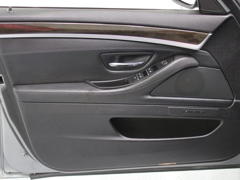 Used 2011 BMW 528i Sedan image 37