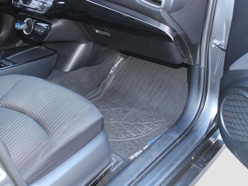 Used 2020 Toyota Prius Prime LE image 36