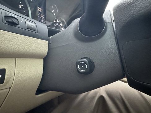 Used 2015 Lexus LX 570 4WD image 26