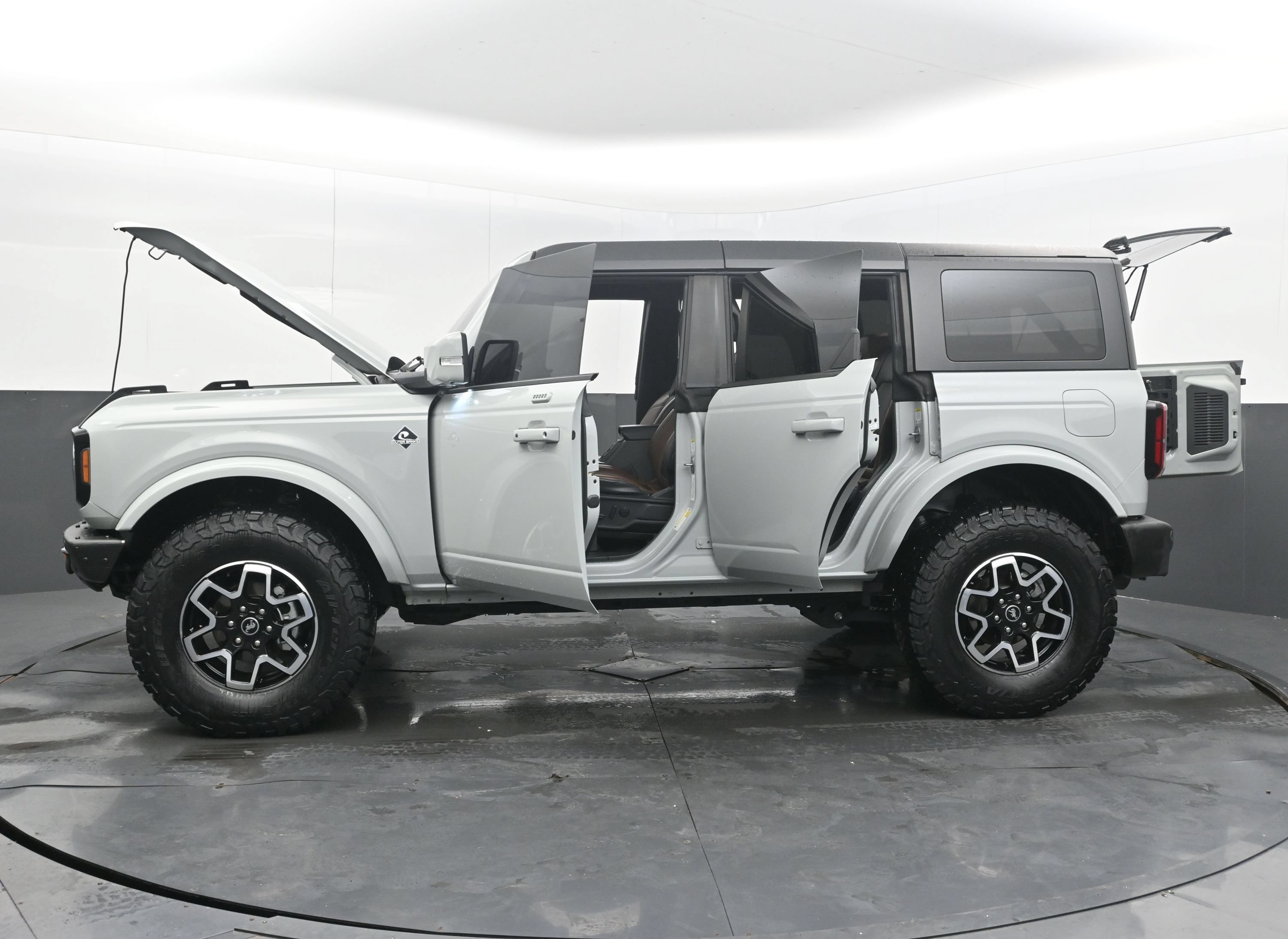 Used 2023 Ford Bronco Outer Banks AWD/4WD image 40