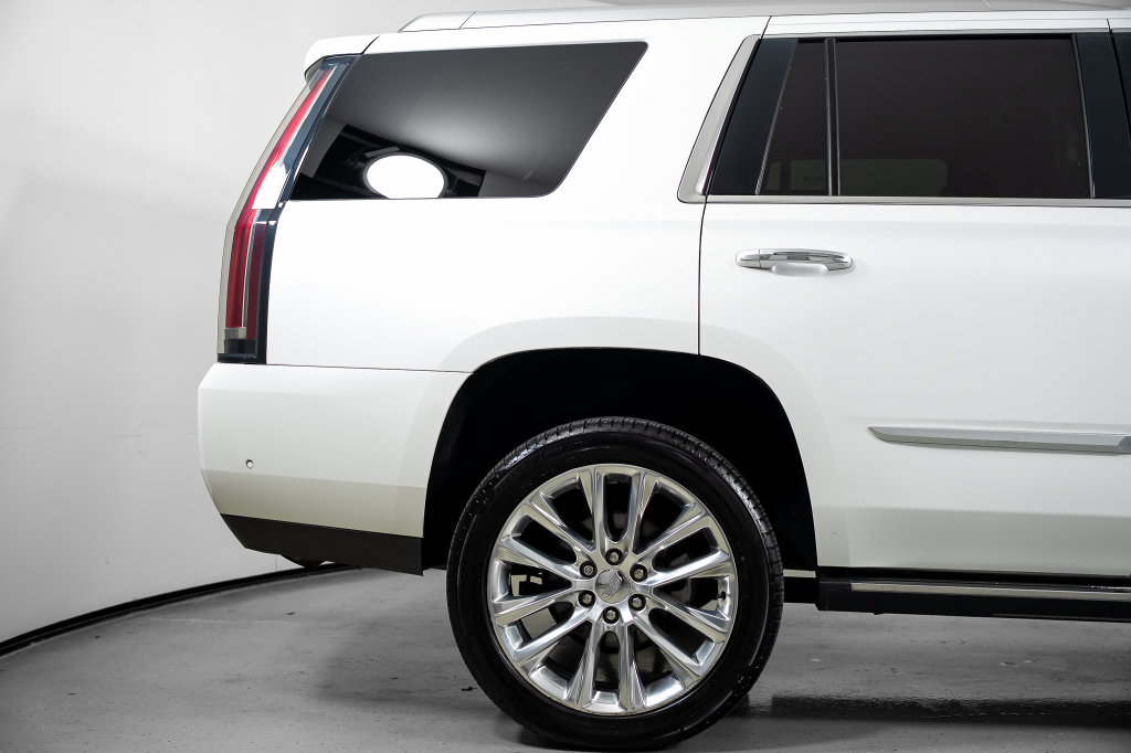 Used 2020 Cadillac Escalade Premium Luxury RWD image 5