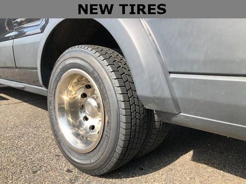 Used 2017 Ford Transit 350 XL image 3