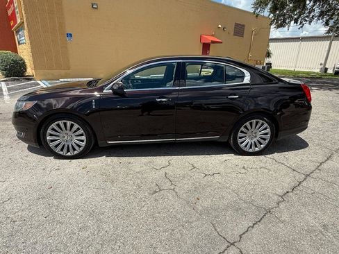 Used 2013 Lincoln MKS image 4