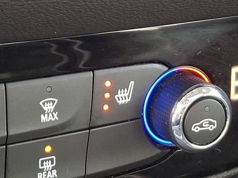 Used 2020 Buick Enclave Essence w/ LPO, Touring Package image 29