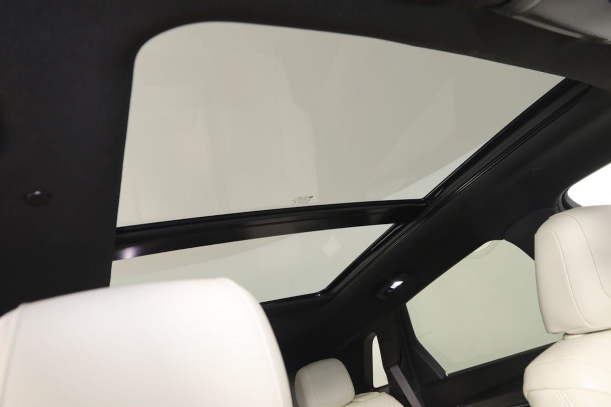 Used 2023 Cadillac XT5 Sportv w/ LPO, Floor Liner Package AWD/4WD image 11