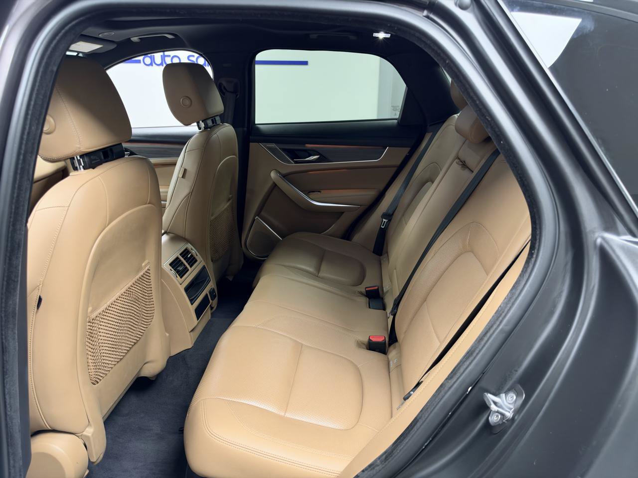 Used 2023 Jaguar F-PACE S AWD/4WD image 29