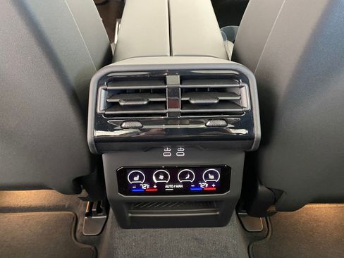 New 2026 BMW 540i xDrive w/ Executive Package image 29