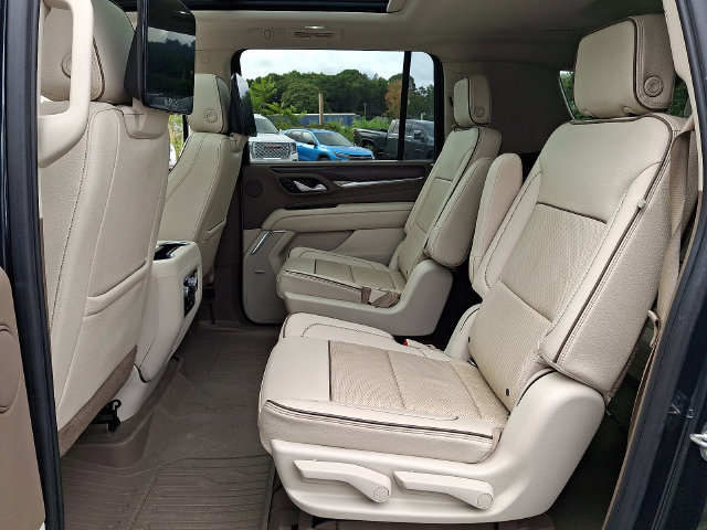 Used 2021 GMC Yukon XL Denali AWD/4WD image 17
