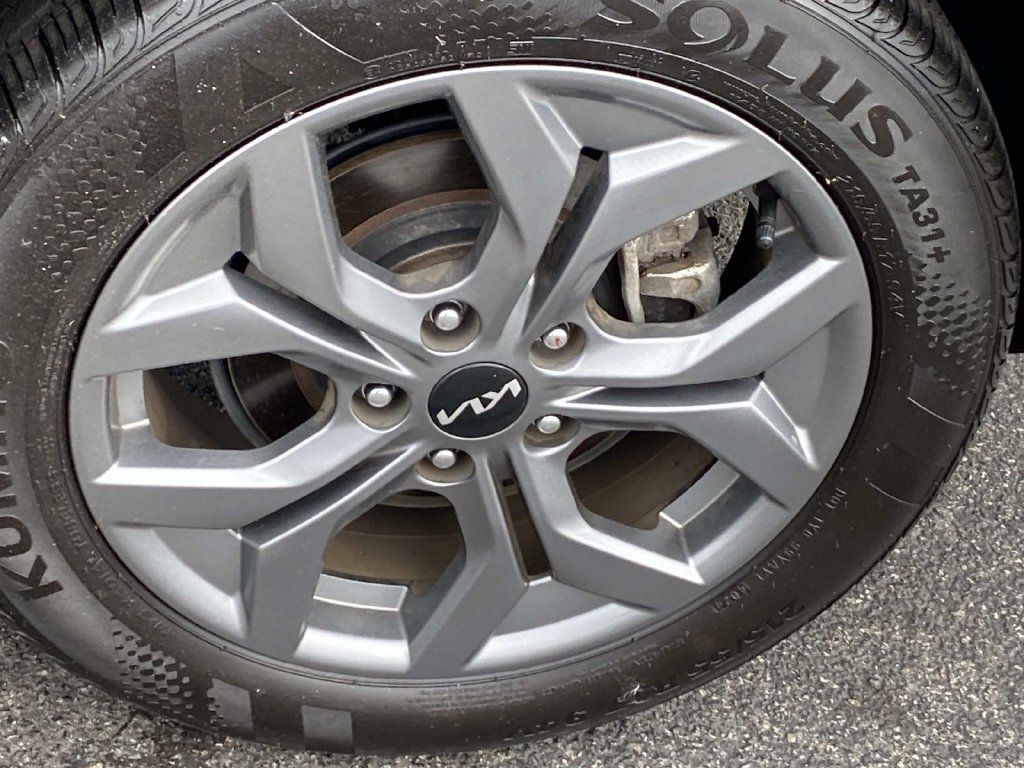 Used 2025 Kia Seltos LX AWD/4WD image 27