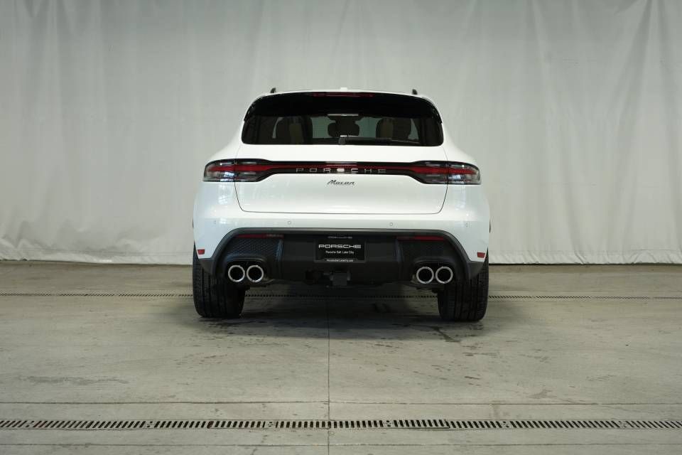 Certified 2026 Porsche Macan AWD/4WD image 6
