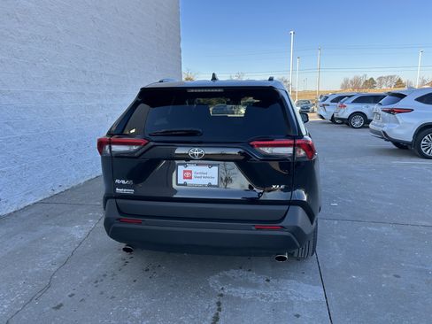 Certified 2022 Toyota RAV4 XLE image 4