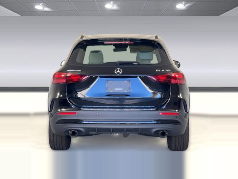 New 2025 Mercedes-Benz GLA 35 AMG AMG GLA 35 image 9