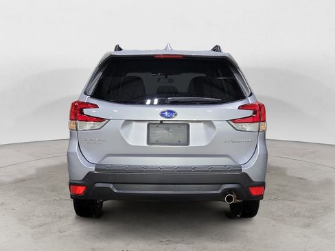 Used 2021 Subaru Forester Limited image 4