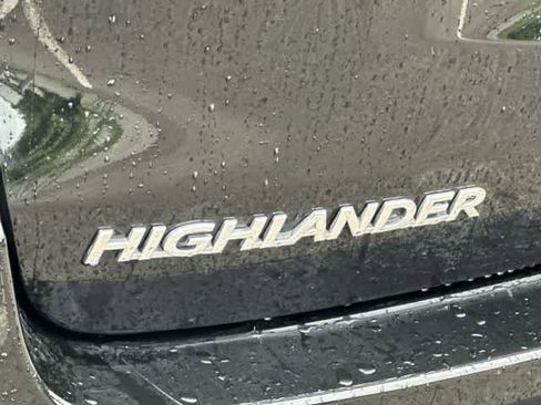Used 2019 Toyota Highlander XLE AWD/4WD image 20