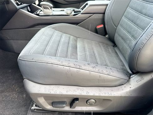 New 2025 Mitsubishi Outlander SE image 14