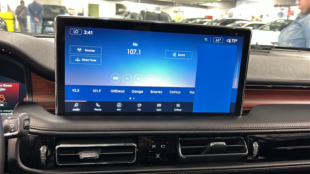 Used 2023 Lincoln Nautilus Reserve w/ Monochromatic Package AWD/4WD image 16