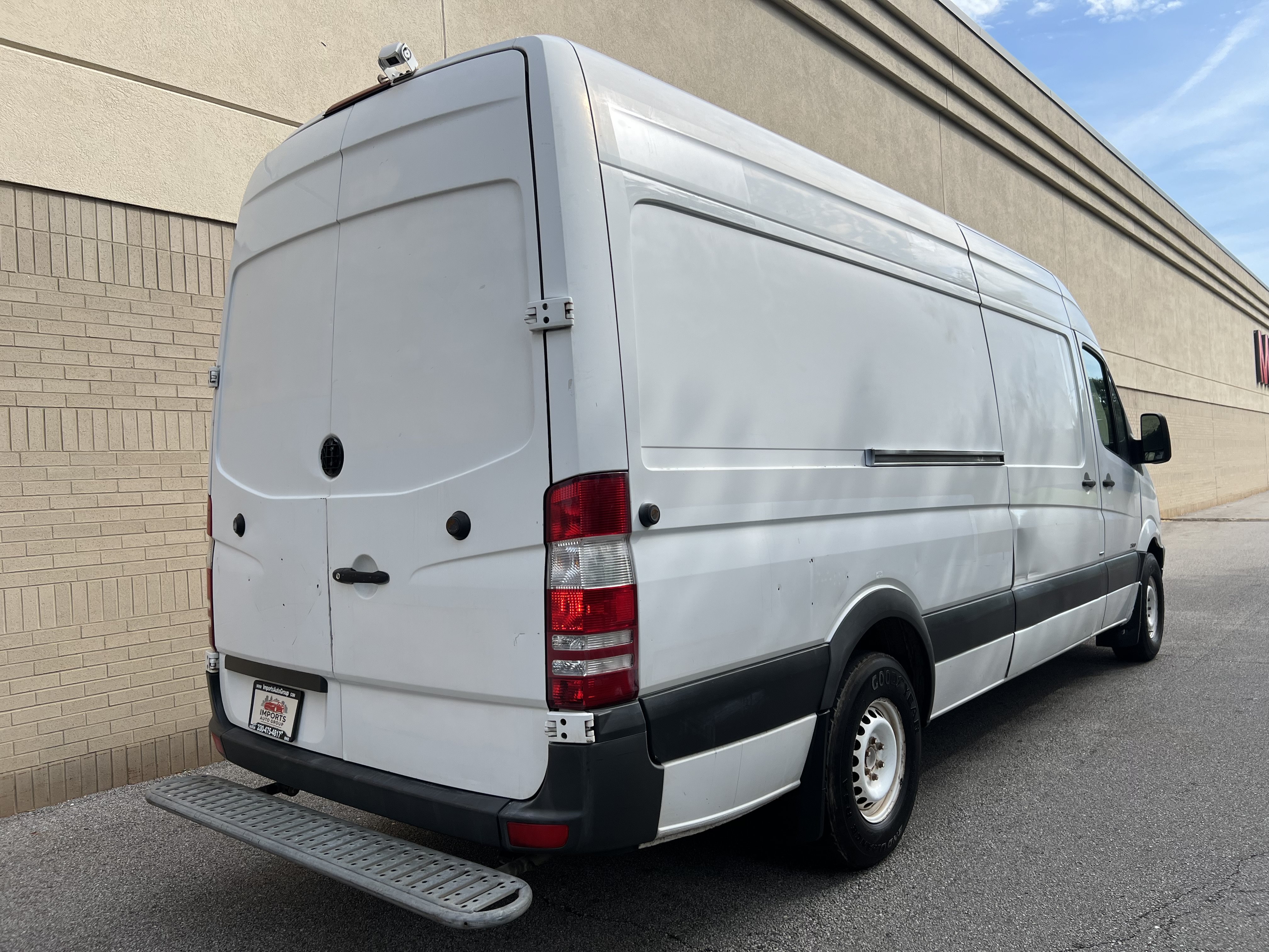 Used 2011 Mercedes-Benz Sprinter 2500 image 7