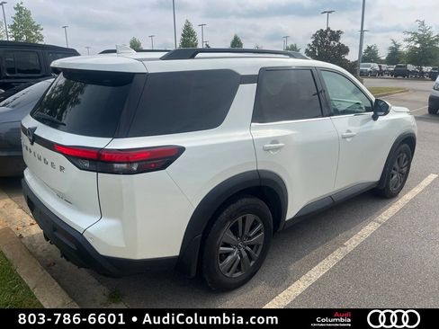 Used 2022 Nissan Pathfinder SV w/ SV Premium Package AWD/4WD image 4