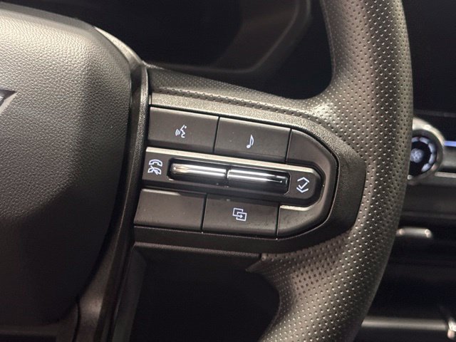 Used 2025 Chevrolet Colorado W/T w/ Advanced Trailering Package AWD/4WD image 15