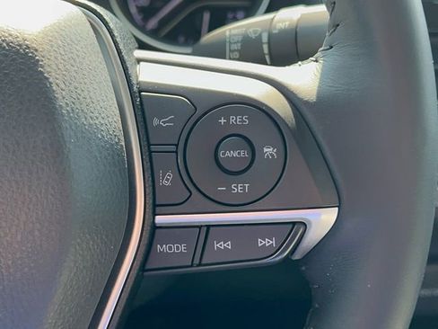 Used 2021 Toyota Camry XLE image 25