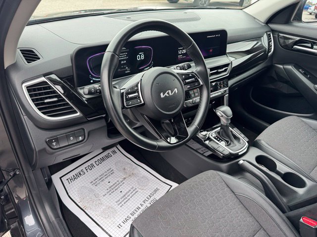 Used 2025 Kia Seltos S FWD image 13