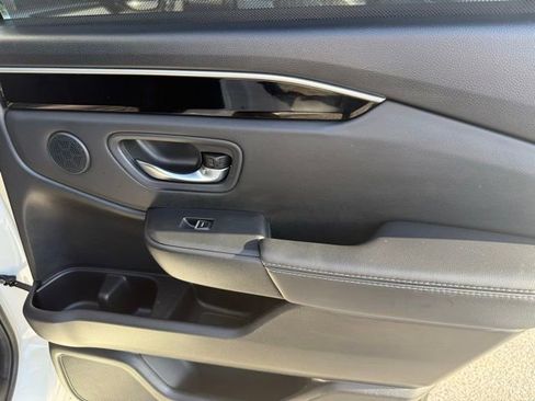 Used 2025 Honda Pilot EX-L image 17