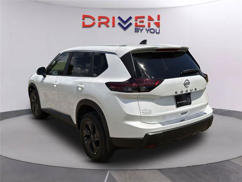 New 2026 Nissan Rogue SV FWD image 6