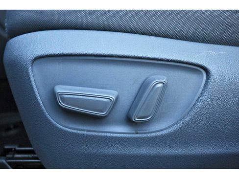 Used 2023 Toyota Highlander LE image 24