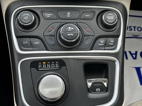 Used 2015 Chrysler 200 C FWD image 25