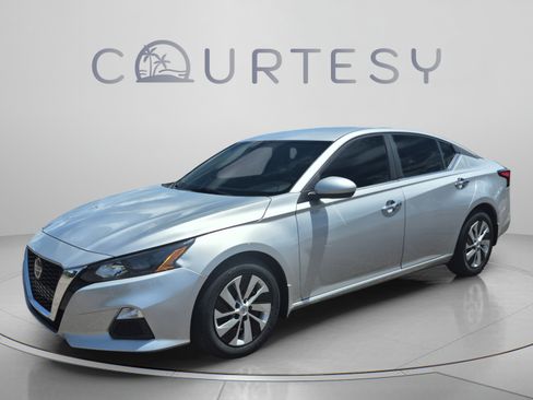 Certified 2022 Nissan Altima 2.5 S FWD image 1