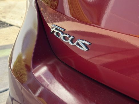 Used 2015 Ford Focus SE w/ Equipment Group 201A image 10