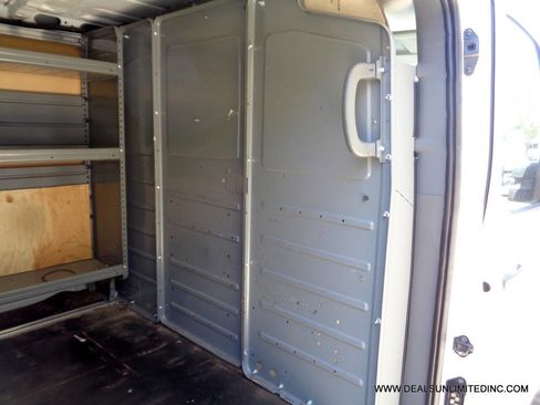 Used 2021 Nissan NV 3500 SV RWD image 24