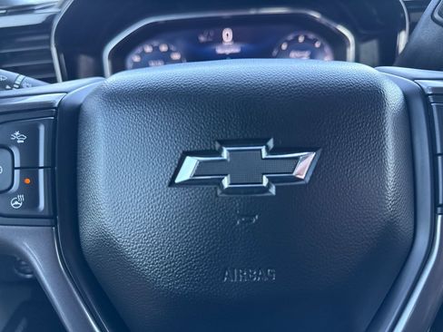 Used 2025 Chevrolet Silverado 2500 ZR2 w/ Technology Package image 31