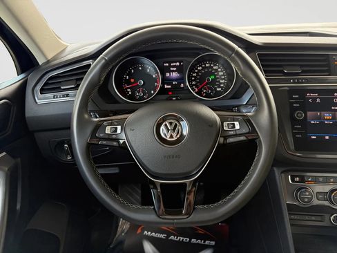 Used 2021 Volkswagen Tiguan SE w/ Panoramic Sunroof Package AWD/4WD image 29