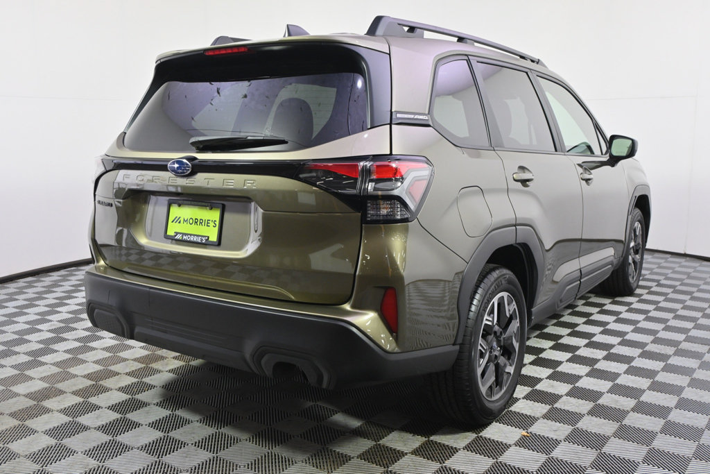 Used 2025 Subaru Forester Premium AWD/4WD image 6