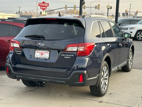 Used 2018 Subaru Outback 3.6R Touring w/ Popular Package #3 image 5