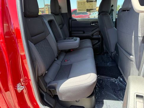 Used 2025 Nissan Frontier SV RWD image 32