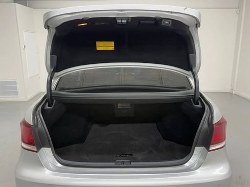 Used 2013 Lexus LS 460 w/ Comfort Pkg RWD image 45