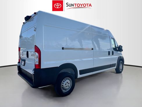 Used 2025 RAM ProMaster 2500 w/ Convenience Group FWD image 4