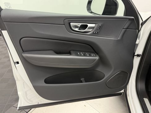 Used 2023 Volvo XC60 B5 Plus w/ Climate Package image 10