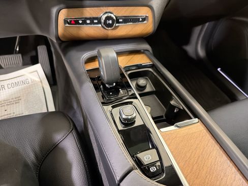 Used 2024 Volvo XC90 B5 Plus image 21