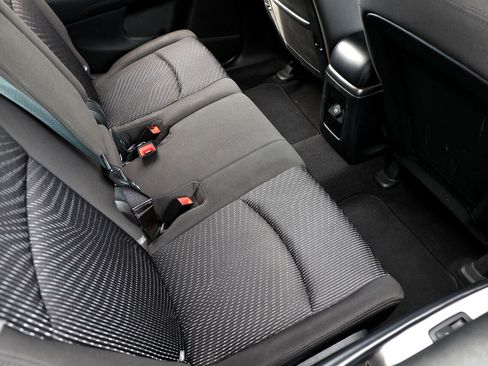 Used 2016 Dodge Journey SE w/ Flexible Seating Group image 12