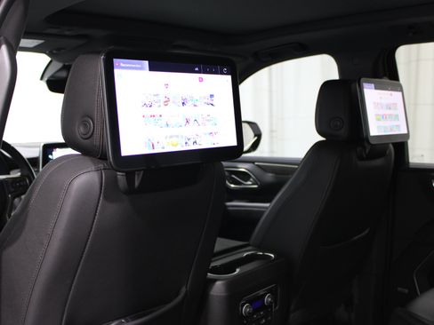 Used 2024 Chevrolet Suburban High Country w/ Advanced Technology Package AWD/4WD image 29