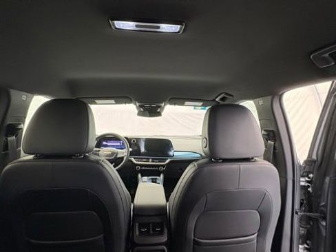Used 2024 Chevrolet Equinox EV LT FWD image 30