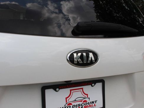 Used 2017 Kia Sorento FWD image 38